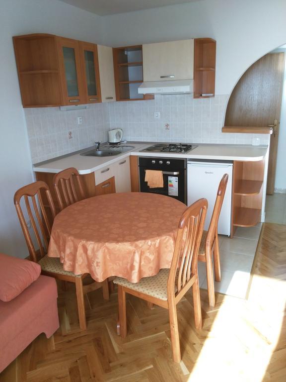 Vacation Apartments Feniks Tučepi Quarto foto