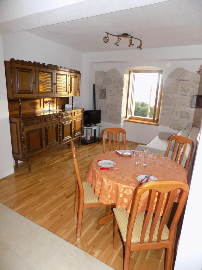 Vacation Apartments Feniks Tučepi Exterior foto